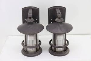 (2) Outdoor Lights