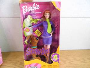 lot 45 image: Scooby Doo Barbie- Daphne Doll