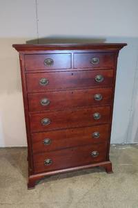 lot 8 image: Durham Furniture Tallboy Dresser