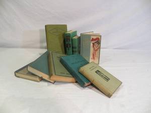 lot 25 image: 9 Vintage Books