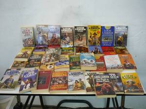 lot 19 image: Lot Of Books