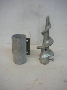 lot 27 image: Sand Screw & Bracket