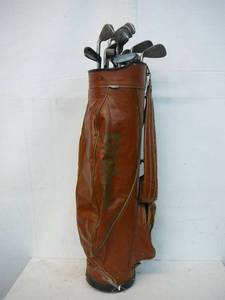 lot 39 image: Wilson Golf Clubs & Bag