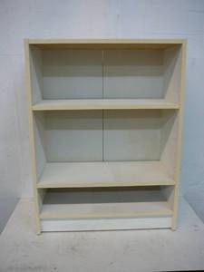 lot 44 image: White Wooden Rack