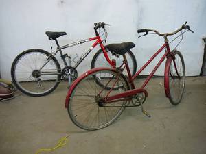 lot 51 image: Bikes