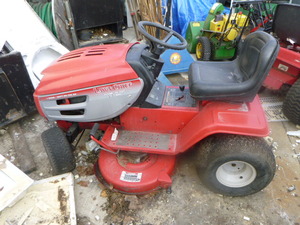 lot 4 image: Lawn Chief Riding Lawn Mower