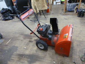 lot 1 image: MTD Yard Machine Snowblower