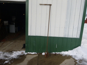 lot 10 image: Vintage Post Hole Digger