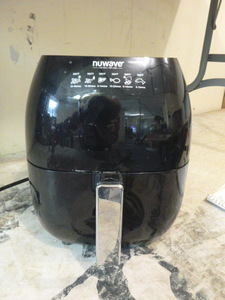 lot 48 image: NuWave Brio Air Fryer