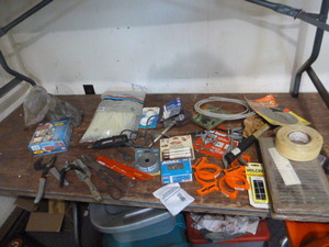 lot 55 image: Garage Items