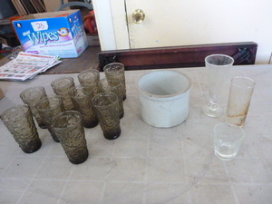 lot 71 image: Small Crock and Drinking Glasses