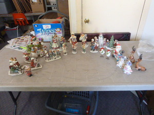 lot 75 image: Christmas Statues