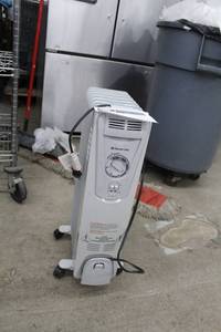 lot 24 image: Comfort Zone Space Heater