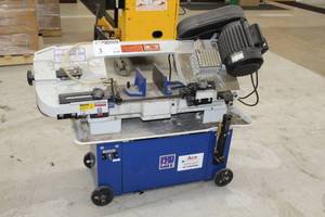 lot 3 image: Pro Cut 7in. Metal Cutting Band Saw