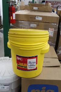 lot 17 image: Brady SPC Spill Kit Universal
