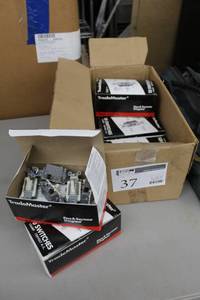 lot 37 image: Trademaster 3W Toggle Switches wGround