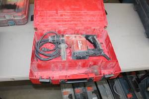 lot 52 image: Hilti TE15, Case