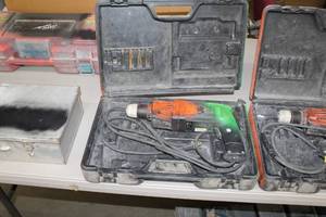 lot 58 image: Chicago Pneumatic 34in. Rev. Hammer PHE 20 RL-N, Case