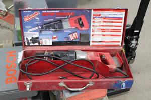 lot 73 image: Milwaukee Heavy Duty Sawzall, Metal Case