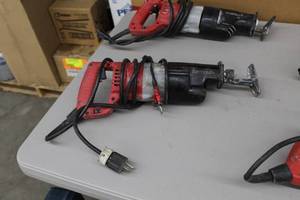 lot 76 image: Milwaukee Heavy Duty Sawzall 6517