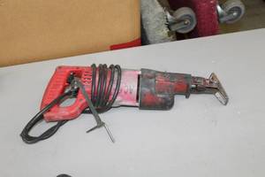 lot 77 image: Milwaukee Heavy Duty Sawzall 6509