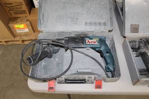 lot 88 image: Bosch Bulldog 11234VSR Rotary Hammer, Case