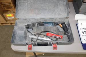lot 97 image: Bosch Bulldog 11224VSR Roto-Hammer, Case