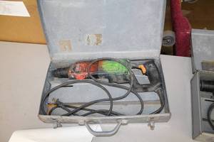 lot 107 image: Bosch Bulldog 11224VSR Roto-Hammer, Case
