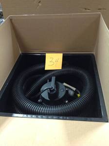 lot 34 image: Everbilt 14 HP Submersible Utility Pump Kitopen box in like new condition