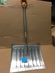 Ames True Temper 18-in Aluminum Snow Shovel with 36-in Steel Handle not used