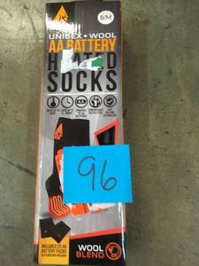 ActionHeat� Unisex Heated Wool Socks � AA Batteries in like new condition