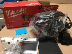 Milwaukee 3 Amp 14 Sheet Corded Palm Sander used in good condition