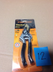 Fiskars Titanium Pro Pruner in good condition