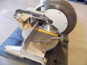 DeWalt Saw