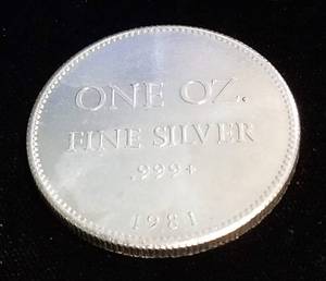 lot 09 image: 1 TROY OZ. .999 FINE SILVER 1981 LIBERTY EAGLE ROUND