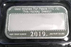 lot 15-A image: CHRISTMAS 2019 SANTA 1OZ .999 FINE SILVER BAR SEALED