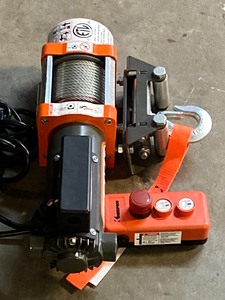 lot 13-A image: Keeper KAC1500 Electric Winch