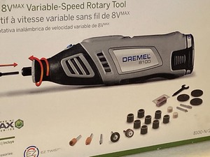 lot 32 image: Dremel 8100 Cordless 8Volt-Max Vari...