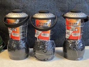 lot 131 image: Lot Of 12-Quart Carwash Bucket -- ...