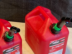 lot 208 image: Lot Of (2) New Briggs & Stratton Sm...