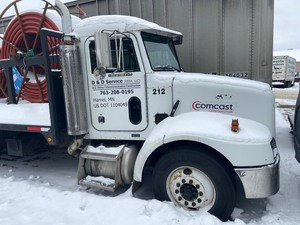 2005 Peterbuilt PB330 Single-Axle Truck