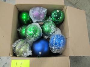 Bow of Miscellaneous Large Vickerman Ornaments