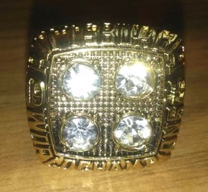 lot 69 image: Pittsburgh Steelers Super Bowl Ring Replica.