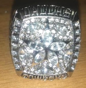 lot 113 image: Dallas Cowboys Super Bowl Ring