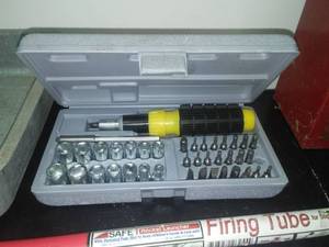 lot 177 image: Chain, hand nut driver, rope, pipe wrench  more.