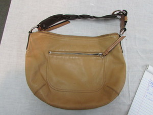 lot 11 image: Coach Purse