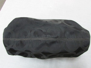 lot 12 image: Coach Purse