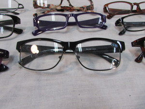 lot 42 image: Reading Glasses