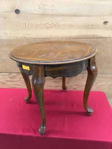 lot 229 image: Round Table