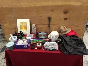 lot 281 image: Box Of Misc Items